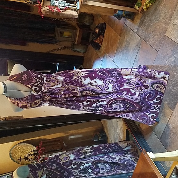 Roulette Empire Style Gown - Picture 1 of 9